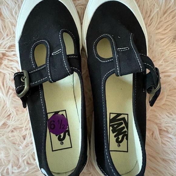 Vans Black and White Buckle Mary Jane Slip-Ons size 6.5 NWOT - Picture 2 of 3